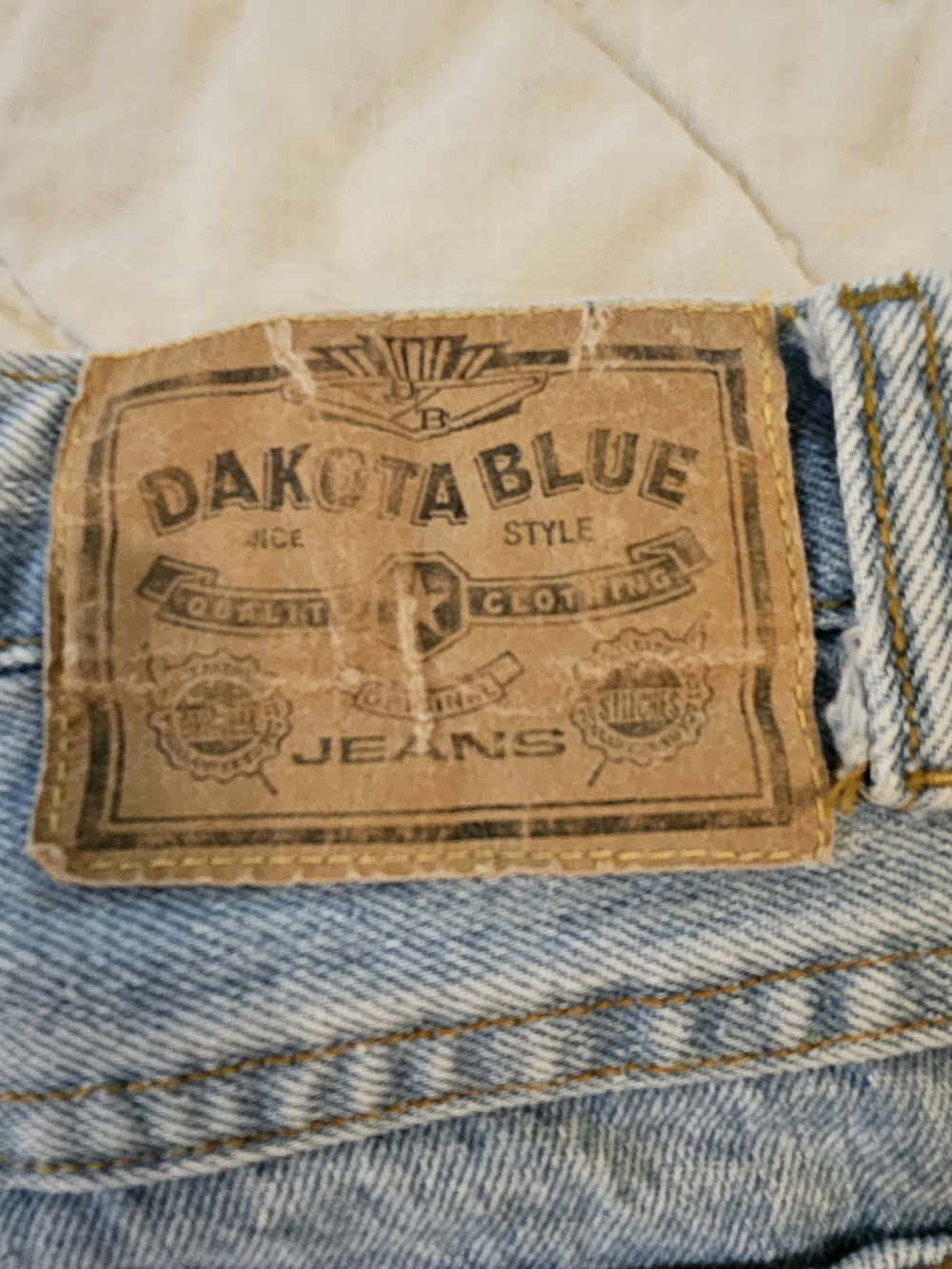 Dakota Blue Stonewashed Skinny Ankle Rhinestone Accented Jeans- Size 9 - Picture 12 of 13